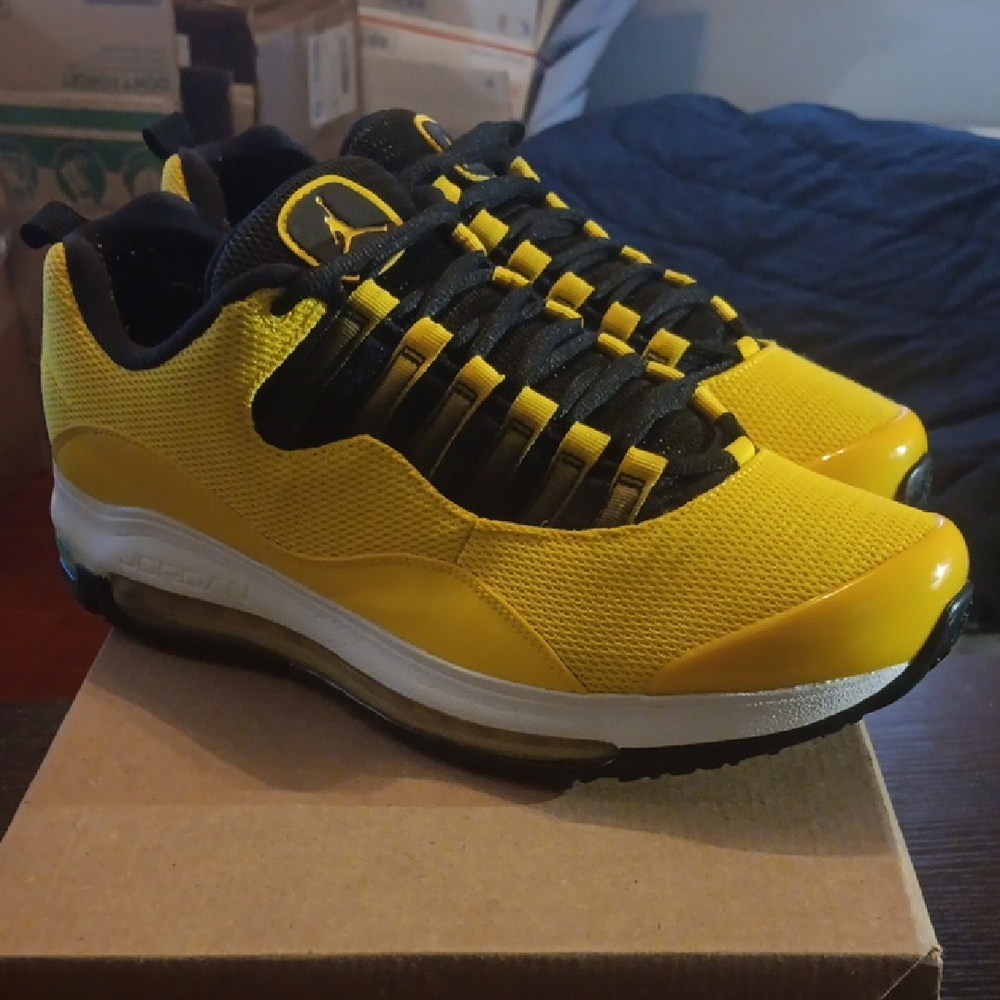 Air Jordan Comfort (CMFT) Rare Air Max 10 (2011) 'Yellow' Men 9.5 W 11 EUC W/BOX - Picture 3 of 12